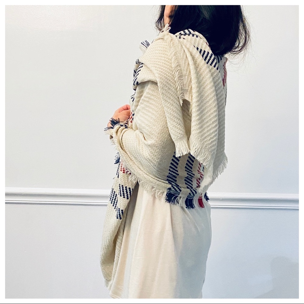 ✨RESTOCKED✨Gorgeous oversized Cashmere scarf/shawl - Picture 8 of 9